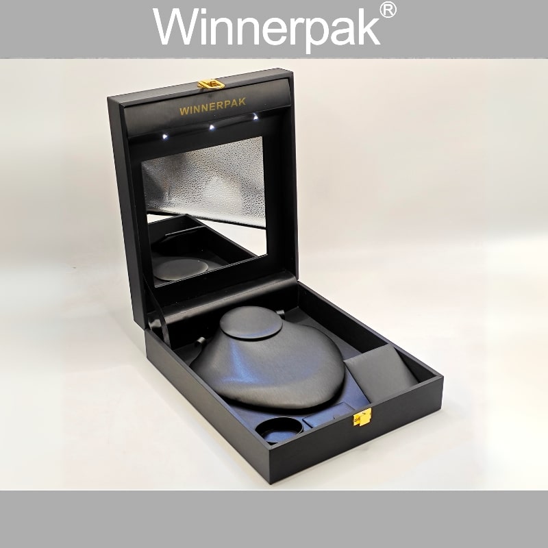 Jewelry set case with LED lighting